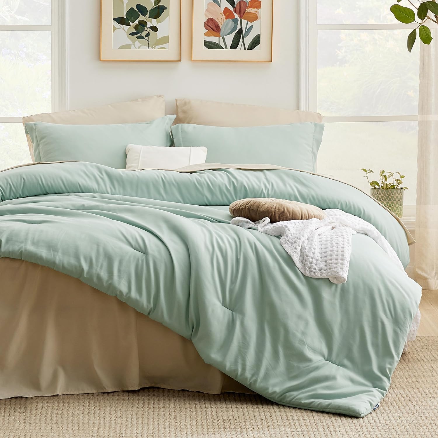 Dual-Tone Bed in a Bag Set - 7 Pcs Contrasting Design Modern Bedding Set